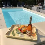 Betty's House 3* לאזיסה