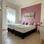 Betty's House לאזיסה