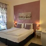 Betty's House לינה וארוחת בוקר