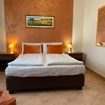Betty's House לינה וארוחת בוקר 3*