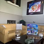 לינה וארוחת בוקר Betty's House 3*