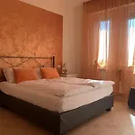 Betty's House לאזיסה