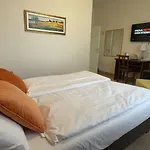 Betty's House לאזיסה