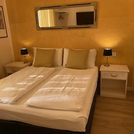 Betty's House Frühstückspension Lazise