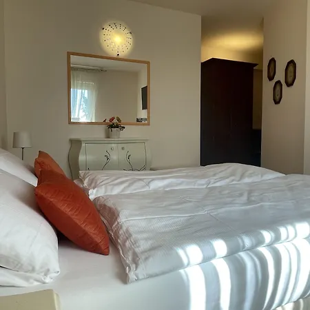 Betty's House Frühstückspension 3*