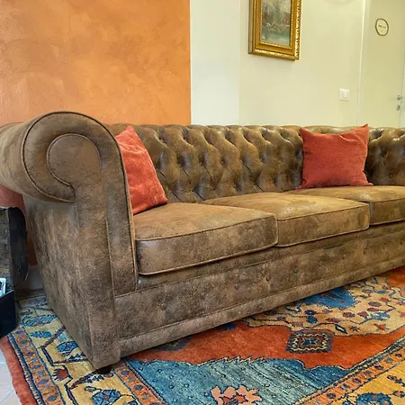 Betty's House Bed and Breakfast Λατζίζε