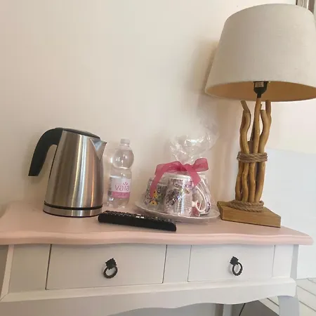 Bed and Breakfast Betty's House Λατζίζε