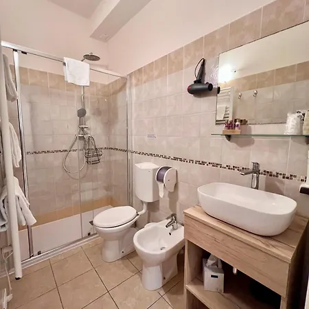 Betty's House Bed & Breakfast Lazise