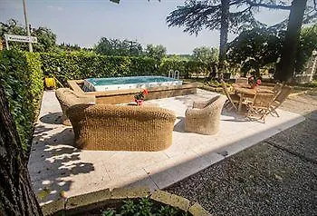 Bed and Breakfast Betty's House Λατζίζε