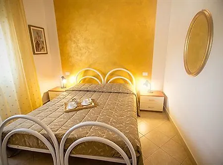 Betty's House Bed and Breakfast 3*
