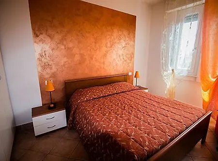 Bed and Breakfast Betty's House Λατζίζε