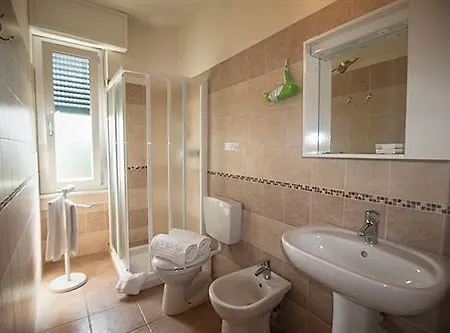 Betty's House Bed and Breakfast 3*